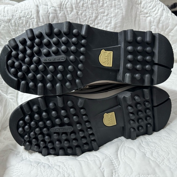 SOREL MEN'S CARIBOU WATER PROOF BOOTS size 9 - Picture 7 of 8